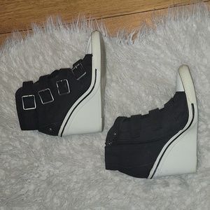 SIMPLY VERA WEDGE SNEAKERS